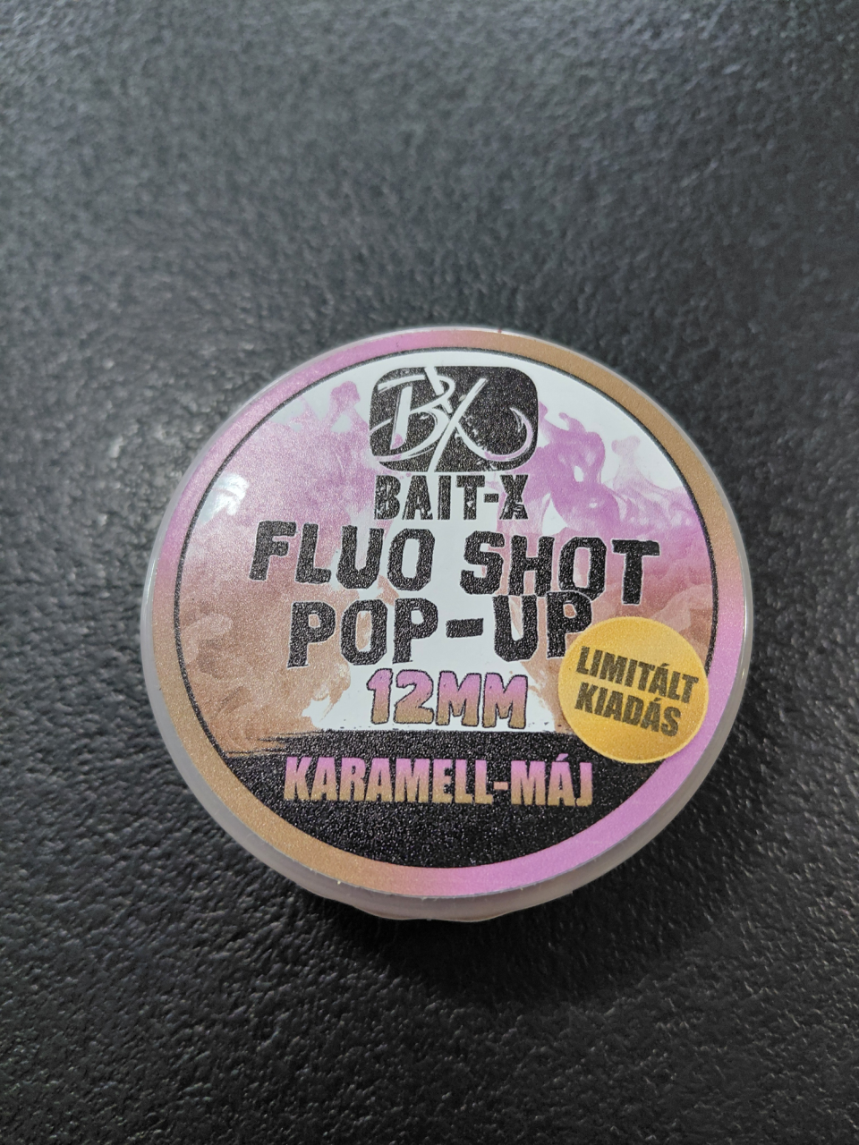Bait-X Fluo Shot Pop Up 12mm karamell-máj 30g